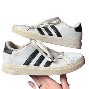 Adidas Classic 3 Stripe Sneakers Womens Size 5 White Black Leather Low Top Shoes